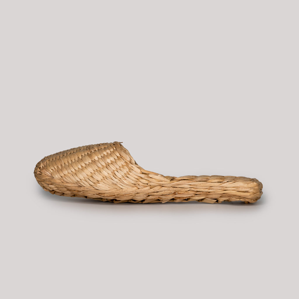 handmade woven classic straw slippers